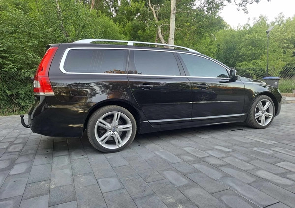 Volvo V70 cena 43600 przebieg: 318689, rok produkcji 2016 z Otwock małe 562